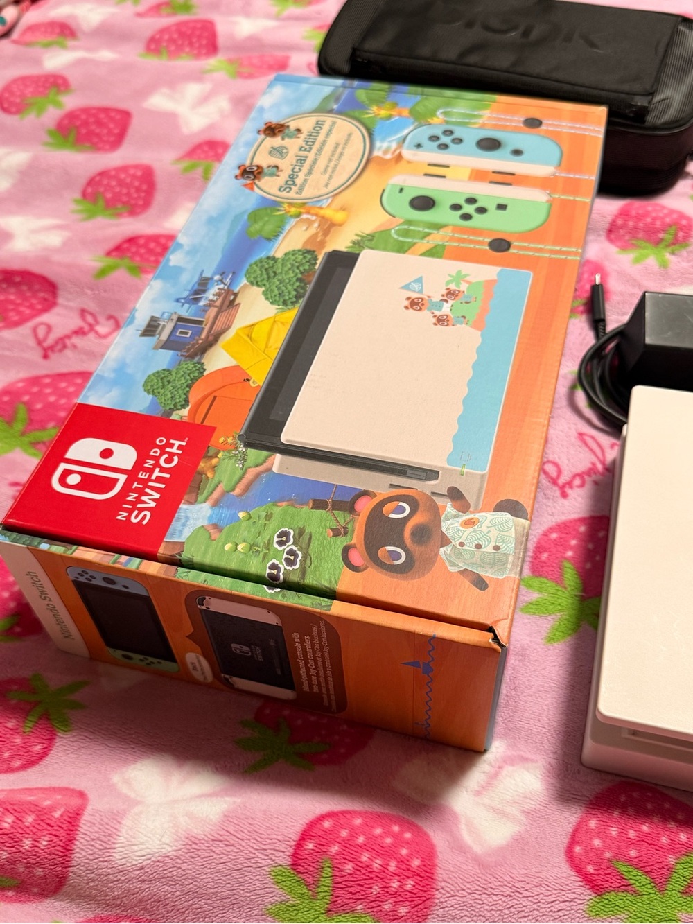 Nintendo Switch Animal Crossing Special Edition Console Bundle - Picture 7 of 12